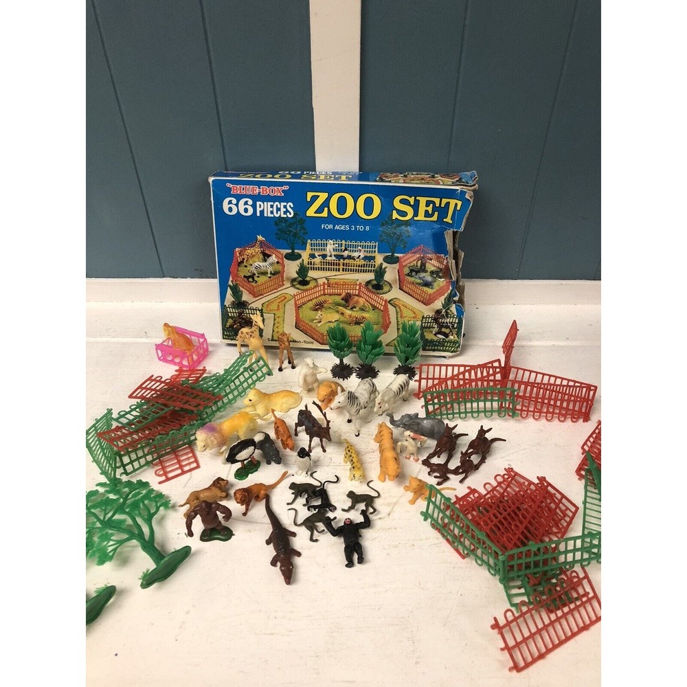 Vintage “Blue Box” Plastic 66+ Piece Zoo Animals Enclosures Figures Hong Kong